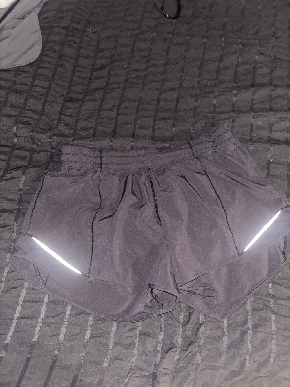 Lululemon Hotty Hot Short II *Long 4"
Black